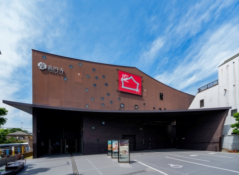 Suginami Ward Arts Center "Za-Koenji" is a "community square"